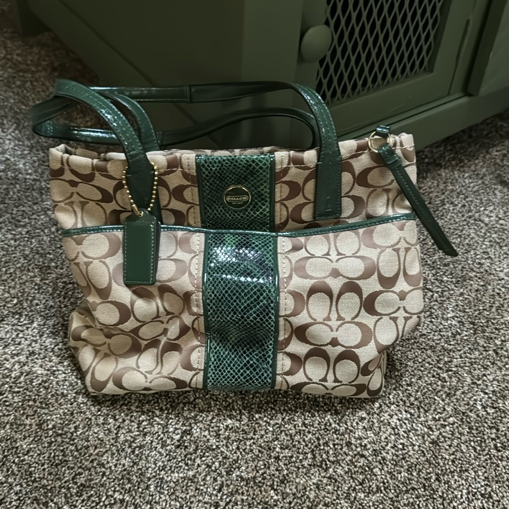 Nice Coach Bag. Well used but plenty of life left!